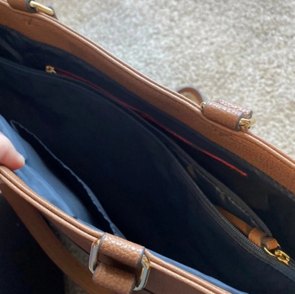 Tommy Hilfiger Tote - Picture 3 of 6